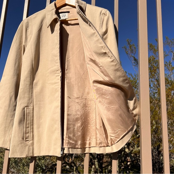 Gap Stretch Womens Light Zipper Jacket Color Beige Size 10 - Picture 2 of 10